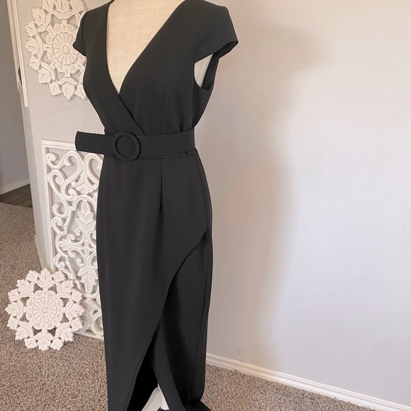 Vince Camuto Dresses & Skirts - Vince Camuto Black Cap Sleeve V Neck Belted with Leg Slit Formal Dress size 8